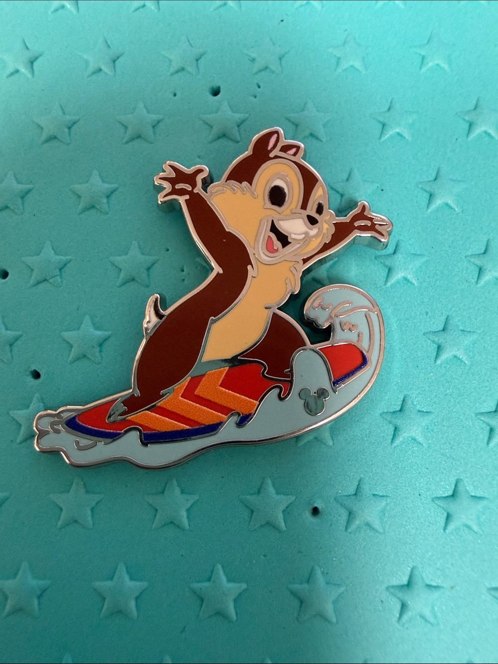 Walt Disney World - Wave A Hidden Mickey 2026 - Trading Pin -Summer Dale